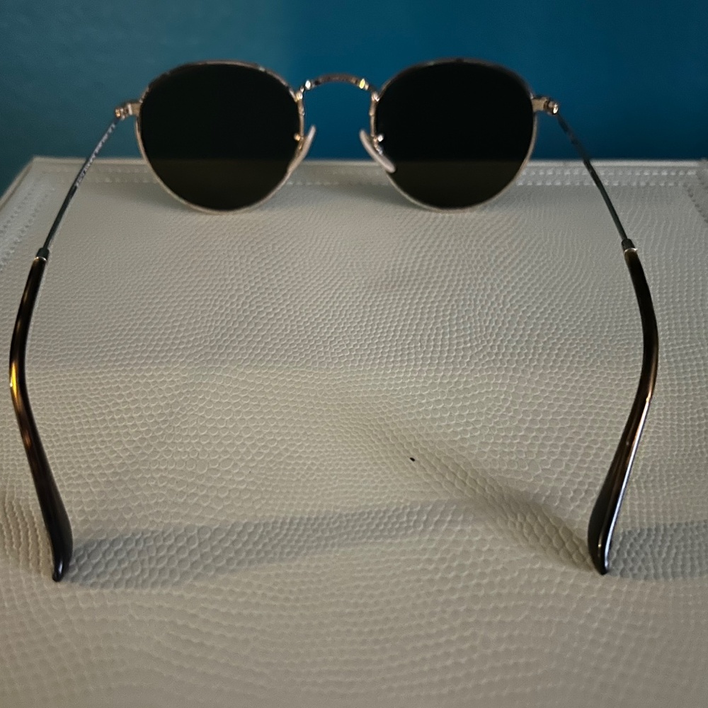 Ray-Ban Round Metal Sunglasses - Picture 9 of 11